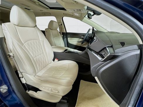 Used 2022 Buick Enclave Avenir w/ Avenir Technology Package image 29