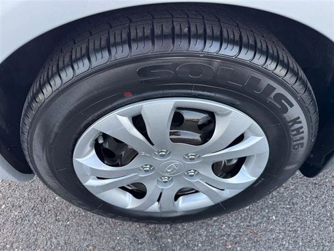 Used 2009 Hyundai Elantra GLS image 24