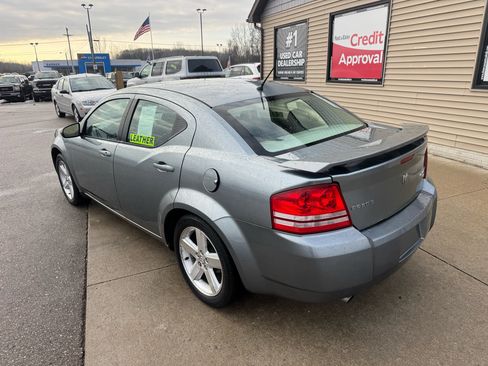 Used 2010 Dodge Avenger R/T image 7