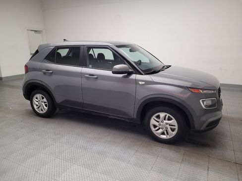 Used 2021 Hyundai Venue SE FWD image 11