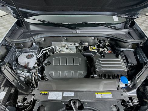 Used 2025 Volkswagen Atlas SE image 32