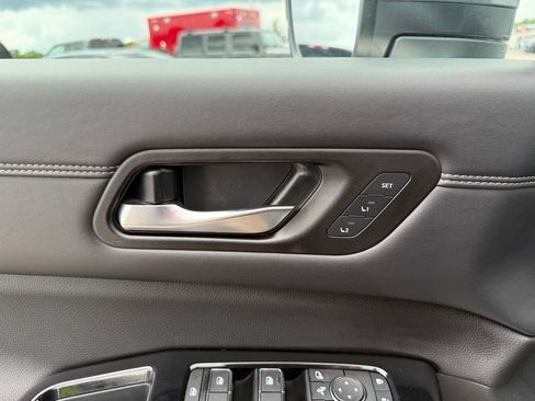 Used 2023 Nissan Pathfinder Platinum AWD/4WD image 9