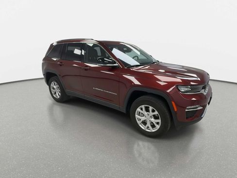 Used 2022 Jeep Grand Cherokee Limited AWD/4WD image 2