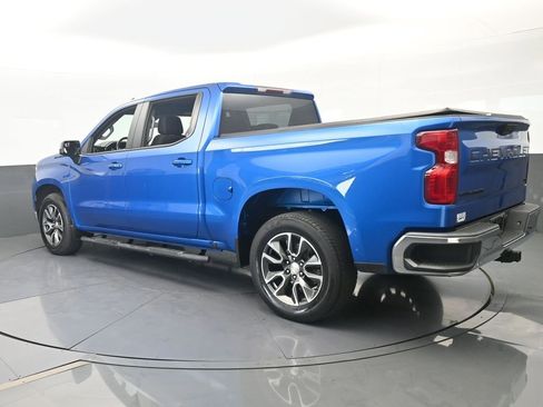 Used 2022 Chevrolet Silverado 1500 LT w/ LPO, Dark Essentials Package RWD image 4
