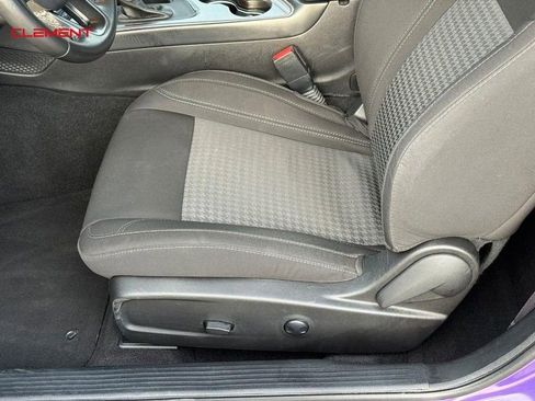 Used 2023 Dodge Challenger SXT image 16