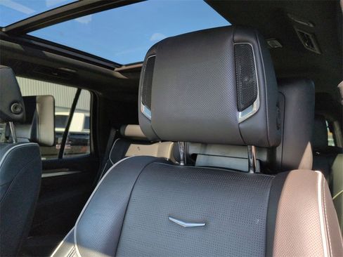 Certified 2025 Cadillac Escalade Premium Luxury image 22