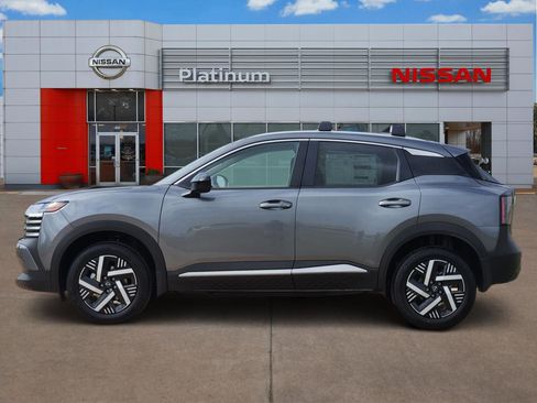 Used 2026 Nissan Kicks SV w/ Charging Package image 3