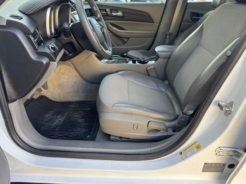 Used 2016 Chevrolet Malibu LT image 6