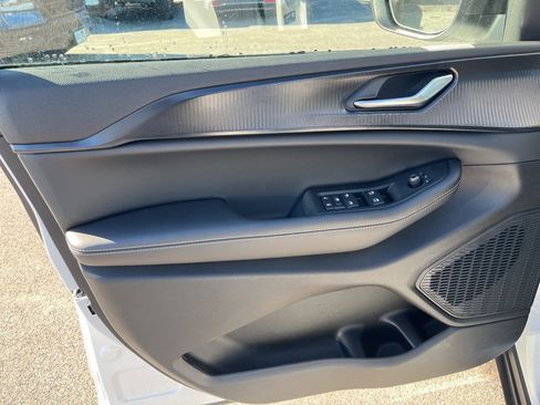 New 2025 Jeep Grand Cherokee L Laredo image 20