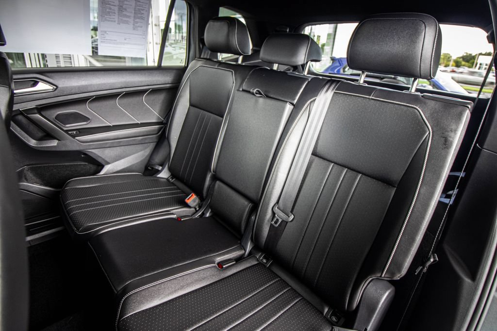 Certified 2024 Volkswagen Tiguan SE R-Line FWD image 28