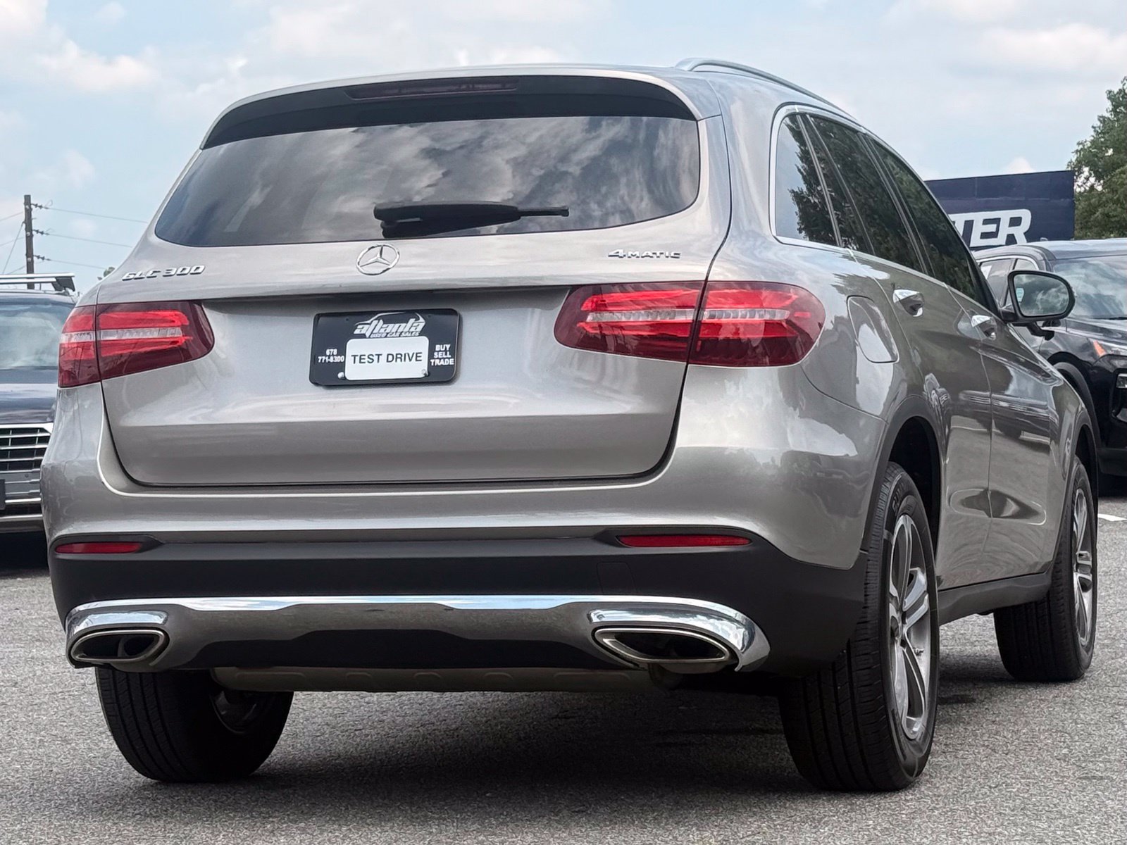 Used 2019 Mercedes-Benz GLC 300 4MATIC w/ Premium Package image 5
