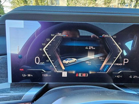 Used 2024 BMW i7 xDrive60 image 26