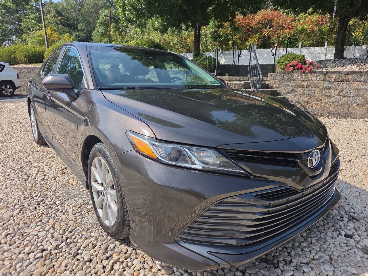 Used 2019 Toyota Camry LE FWD image 9