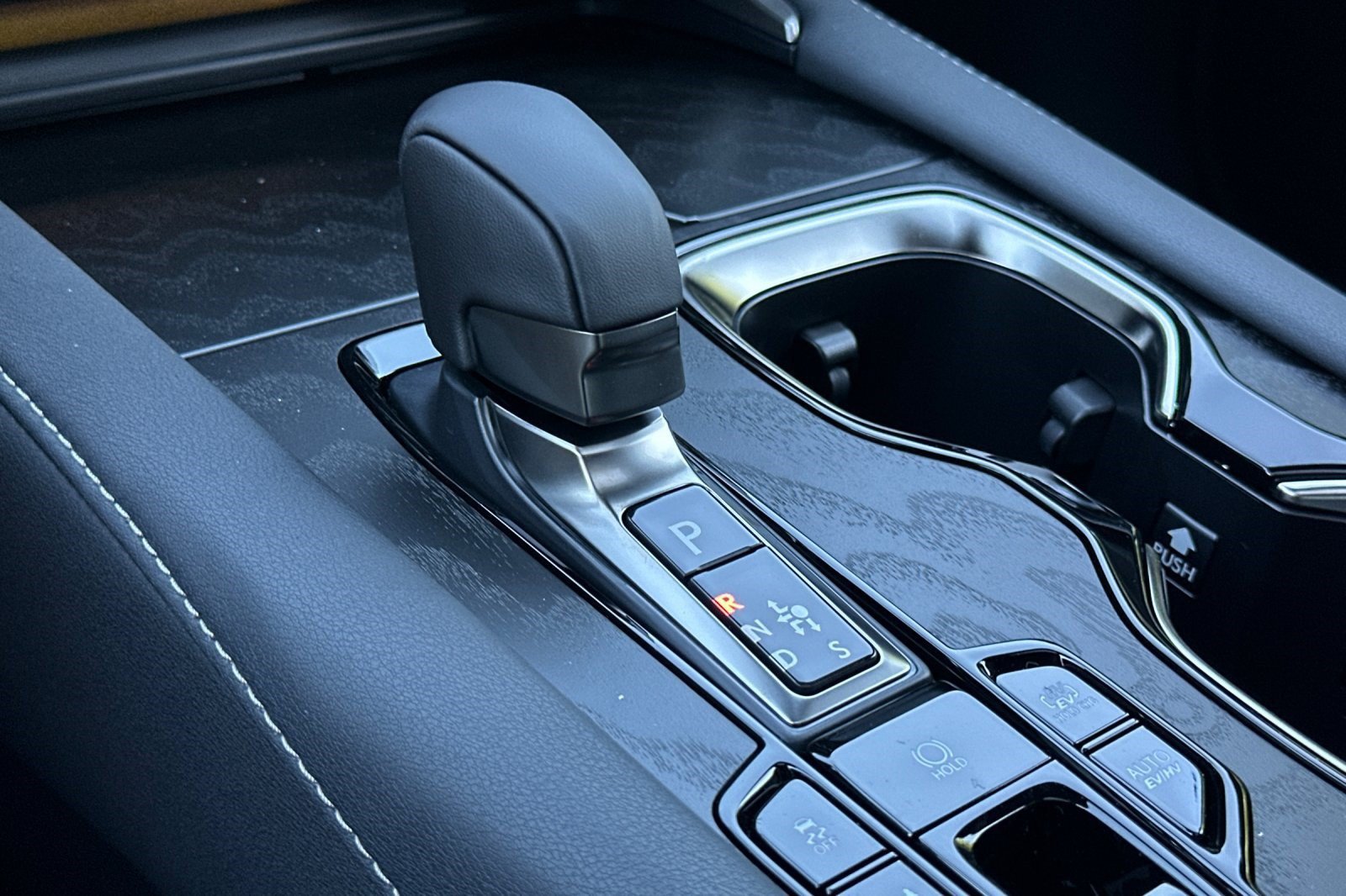 New 2026 Lexus RX 450h AWD w/ Convenience Package image 16