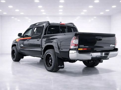 Used 2012 Toyota Tacoma Pickup 4D 5 ft image 3