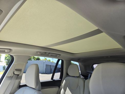 Certified 2024 Volvo XC90 T8 Plus AWD/4WD image 14