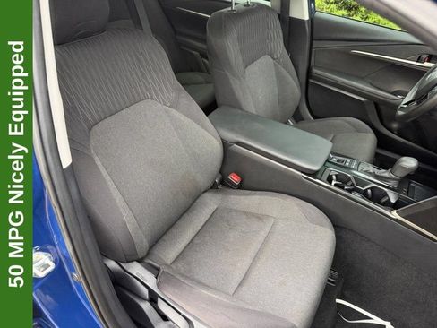 Used 2025 Toyota Camry LE FWD image 11