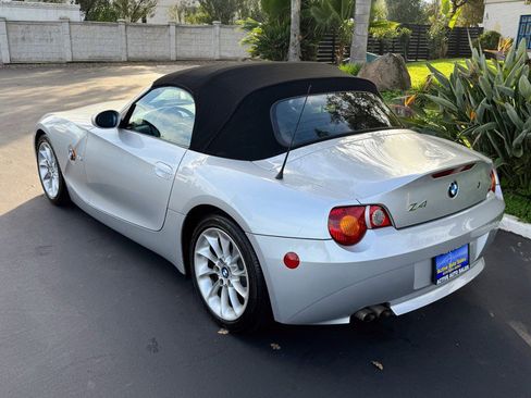 Used 2003 BMW Z4 2.5i image 9