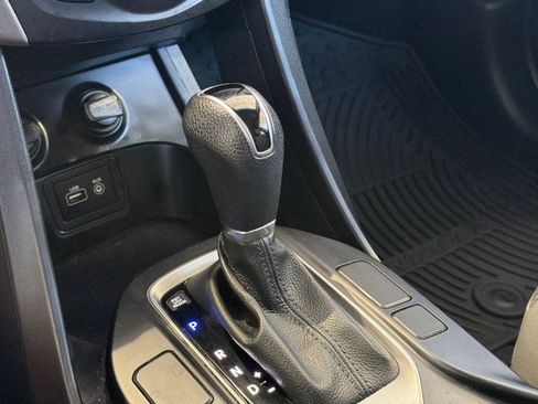Used 2017 Hyundai Santa Fe Sport FWD image 27