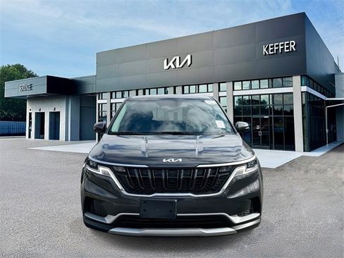 Certified 2024 Kia Carnival LX image 3