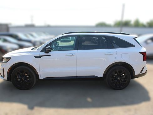 Certified 2023 Kia Sorento SX FWD image 15