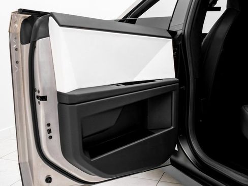 Used 2024 Tesla Cybertruck AWD Crew Cab image 45