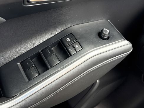 Used 2022 Toyota Highlander XLE image 20