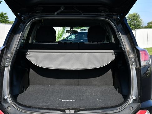 Used 2016 Toyota RAV4 XLE AWD/4WD image 27