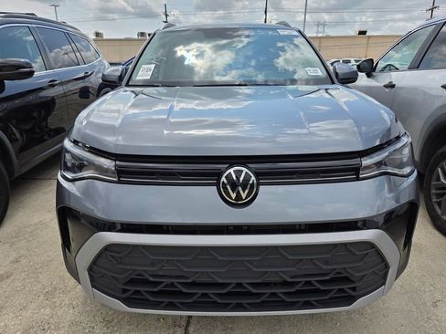 Used 2025 Volkswagen Taos SE AWD/4WD image 2