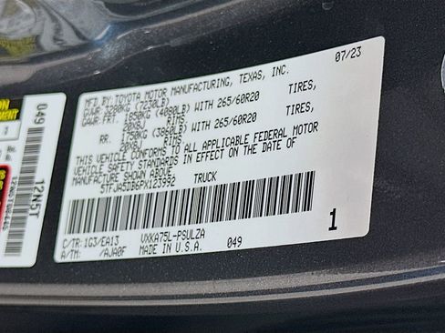 Used 2023 Toyota Tundra Limited image 33