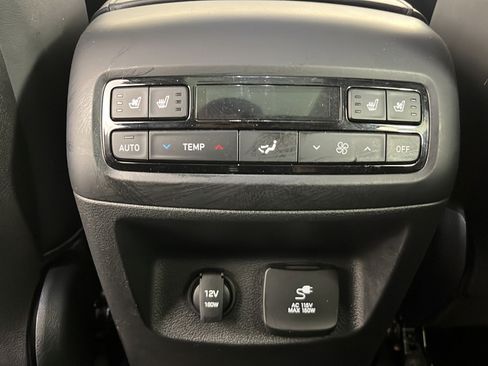 Used 2021 Hyundai Palisade Limited AWD/4WD image 39