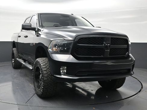 Used 2017 RAM 1500 Express w/ Black Ram 1500 Express Group AWD/4WD image 7