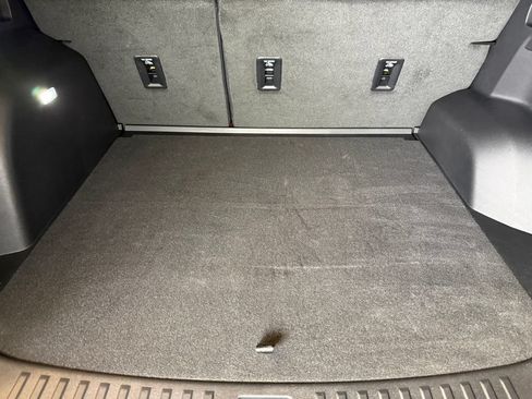 Used 2025 Chevrolet Equinox LT FWD image 20