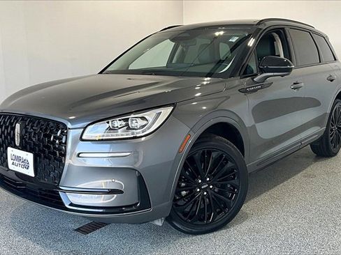 Used 2023 Lincoln Corsair Reserve w/ Equipment Group 201A image 3