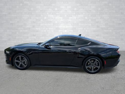 Used 2024 Ford Mustang Coupe RWD image 9
