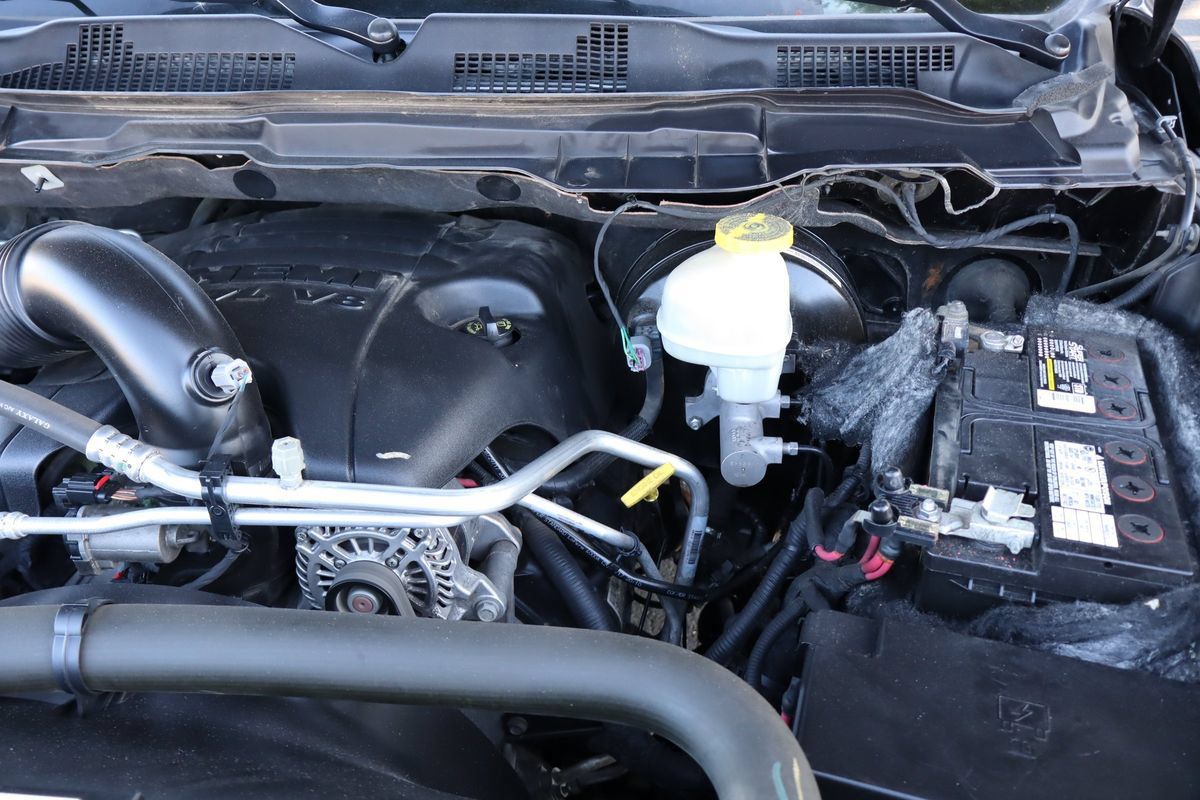 Used 2018 RAM 1500 Laramie w/ Convenience Group AWD/4WD image 39