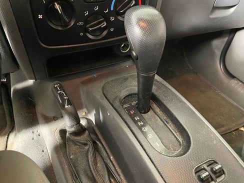 Used 2006 Jeep Liberty Sport image 9