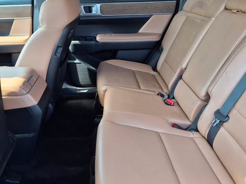 Certified 2024 Hyundai Santa Fe Limited FWD image 11
