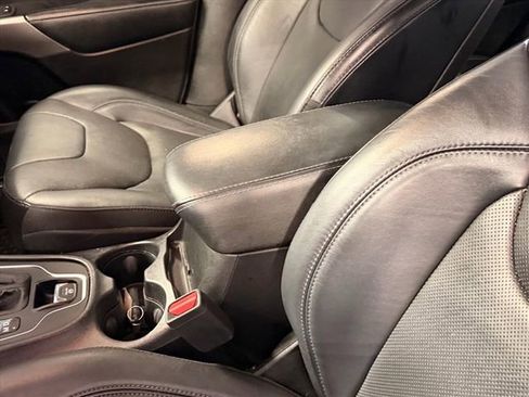 Used 2019 Jeep Cherokee High Altitude image 18