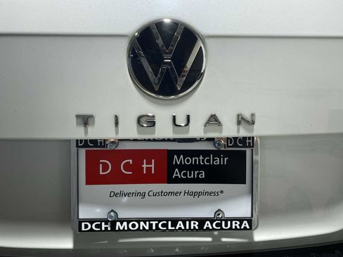 Used 2024 Volkswagen Tiguan SE R-Line AWD/4WD image 7
