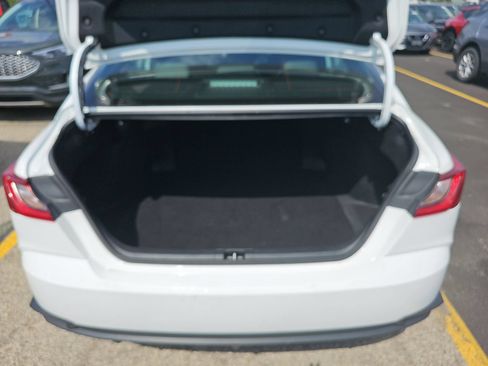 Used 2025 Toyota Camry SE FWD image 14