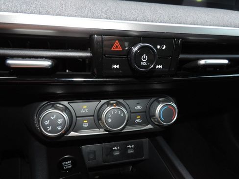 Certified 2025 Nissan Kicks SV FWD image 22