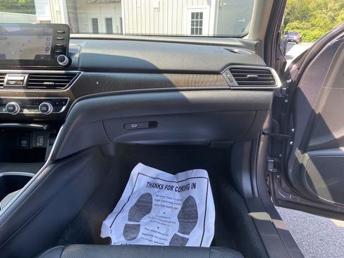 Used 2020 Honda Accord Touring image 28