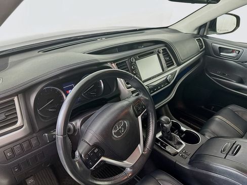Used 2018 Toyota Highlander SE AWD/4WD image 15