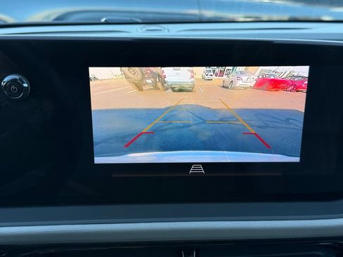 Used 2025 Buick Envista Avenir FWD image 37