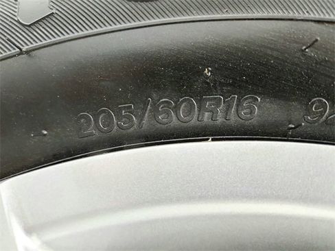 Used 2023 Nissan Kicks S image 35