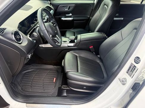 Used 2020 Mercedes-Benz GLB 250 4MATIC image 14