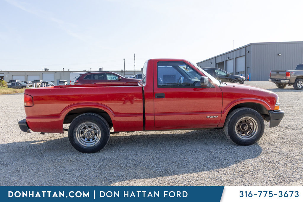 Used 1998 Chevrolet S10 Pickup 2WD Regular Cab image 23