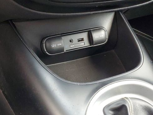 Used 2015 Kia Soul + image 16