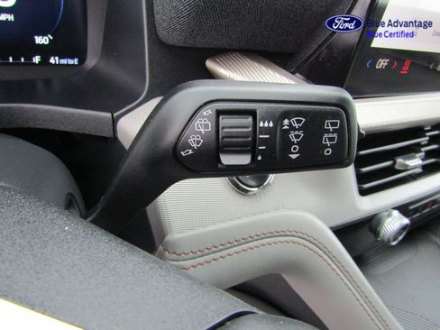 Certified 2025 Ford Explorer Active w/ Active Comfort Package AWD/4WD image 32